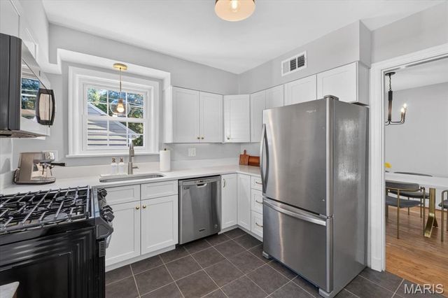 2524 Rockford Avenue, St Louis, MO 63144