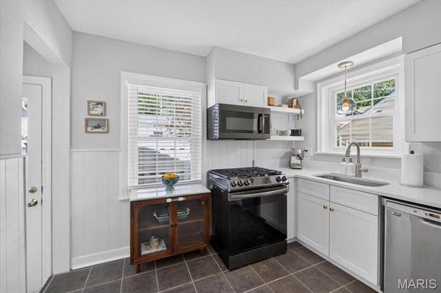2524 Rockford Avenue, St Louis, MO 63144