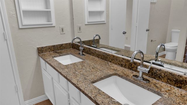 517 Las Cruces Drive, Irving, TX 75063