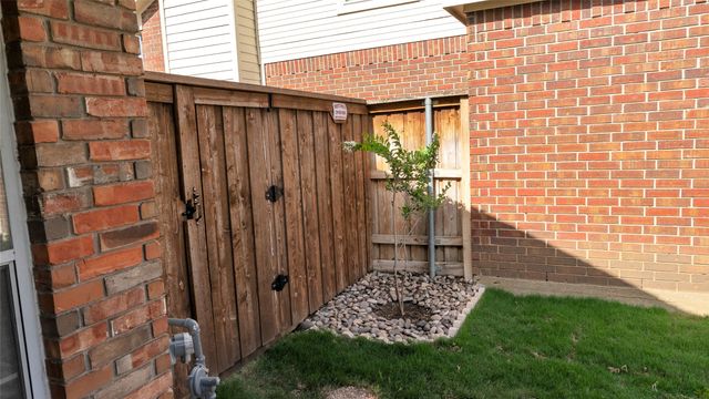 517 Las Cruces Drive, Irving, TX 75063