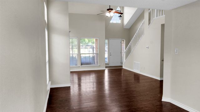 517 Las Cruces Drive, Irving, TX 75063