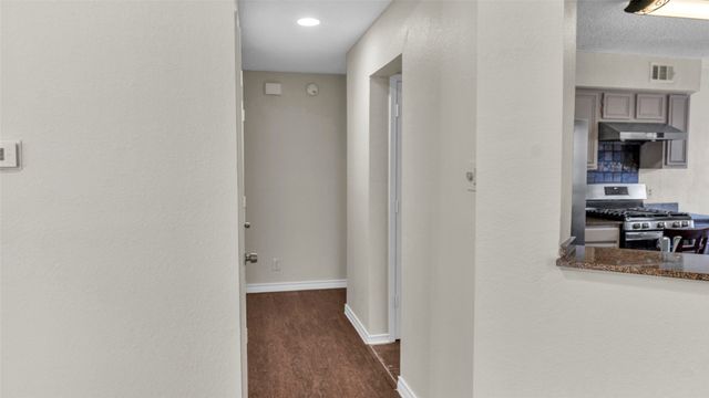 517 Las Cruces Drive, Irving, TX 75063