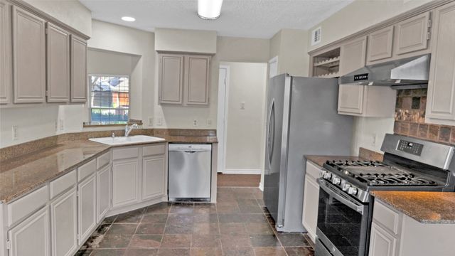 517 Las Cruces Drive, Irving, TX 75063
