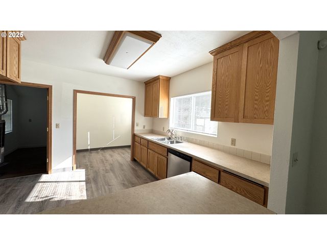 5314 Se JENNINGS Ave, Milwaukie, OR 97267