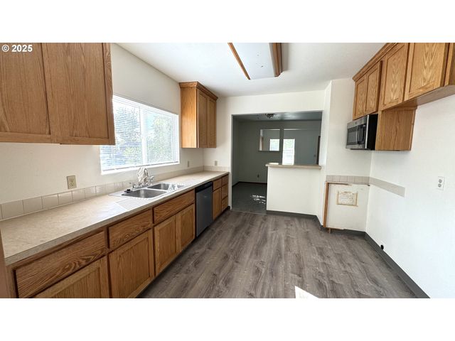 5314 Se JENNINGS Ave, Milwaukie, OR 97267