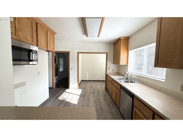 5314 Se JENNINGS Ave, Milwaukie, OR 97267