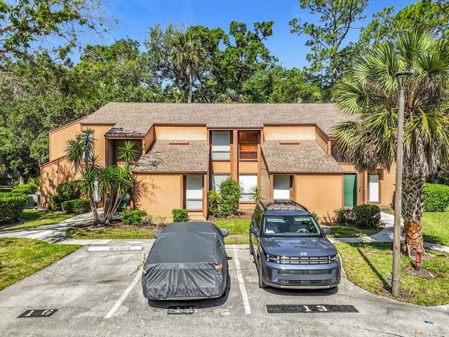 10 OAKMONT COURT 10, Palm Coast, FL 32137