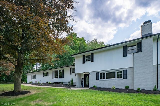 510 Lourdes Drive, Cuyahoga Falls, OH 44223