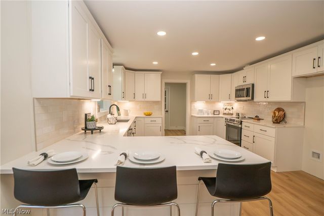 510 Lourdes Drive, Cuyahoga Falls, OH 44223