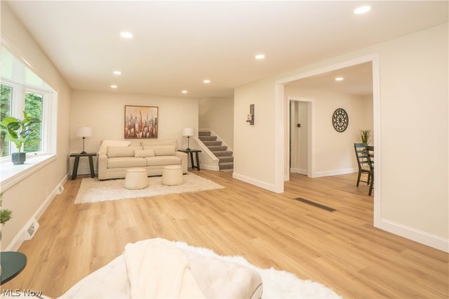 510 Lourdes Drive, Cuyahoga Falls, OH 44223