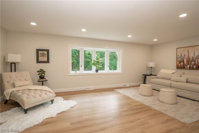 510 Lourdes Drive, Cuyahoga Falls, OH 44223