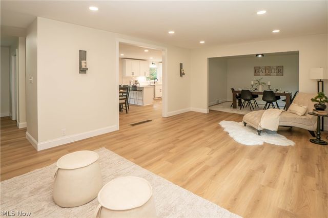 510 Lourdes Drive, Cuyahoga Falls, OH 44223