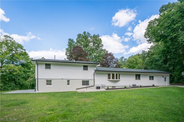 510 Lourdes Drive, Cuyahoga Falls, OH 44223