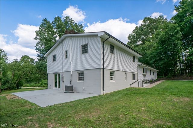 510 Lourdes Drive, Cuyahoga Falls, OH 44223
