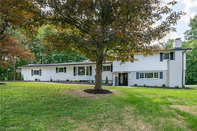 510 Lourdes Drive, Cuyahoga Falls, OH 44223