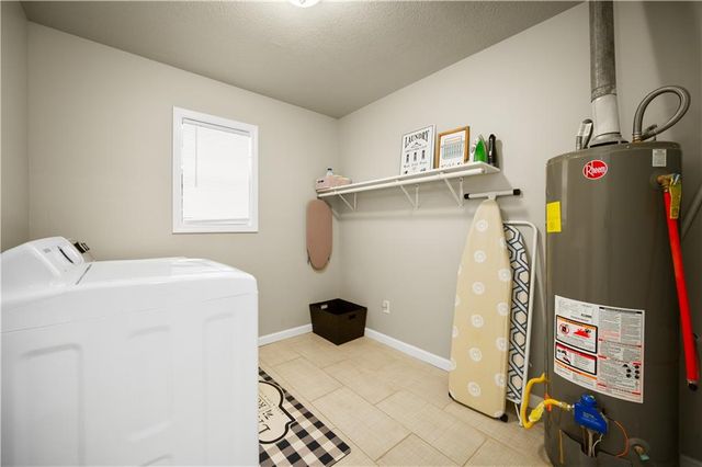 2023 MEMORIAL Drive, Alexandria, LA 71301