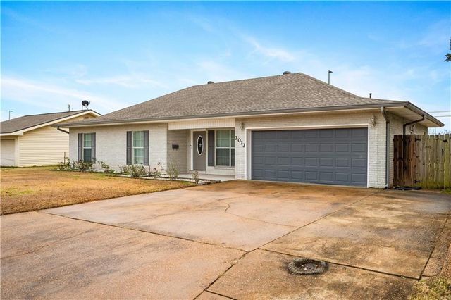 2023 MEMORIAL Drive, Alexandria, LA 71301