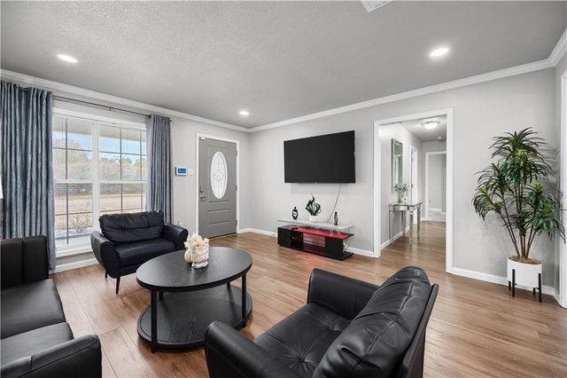 2023 MEMORIAL Drive, Alexandria, LA 71301