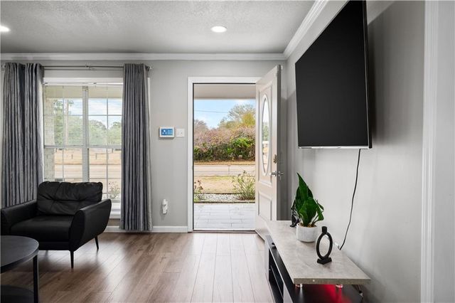 2023 MEMORIAL Drive, Alexandria, LA 71301