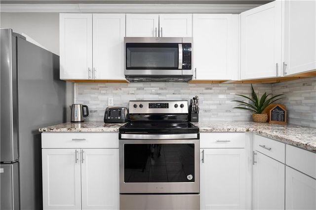 2023 MEMORIAL Drive, Alexandria, LA 71301