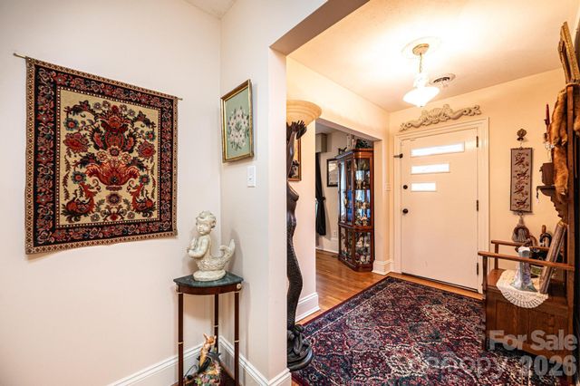 1724 2nd Avenue NW, Hickory, NC 28601