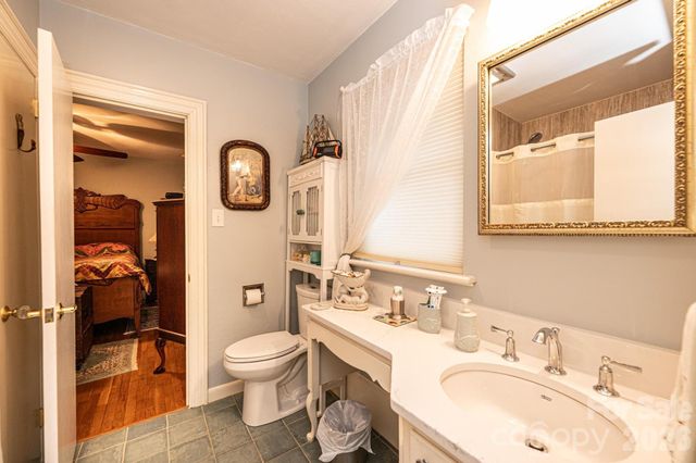 1724 2nd Avenue NW, Hickory, NC 28601