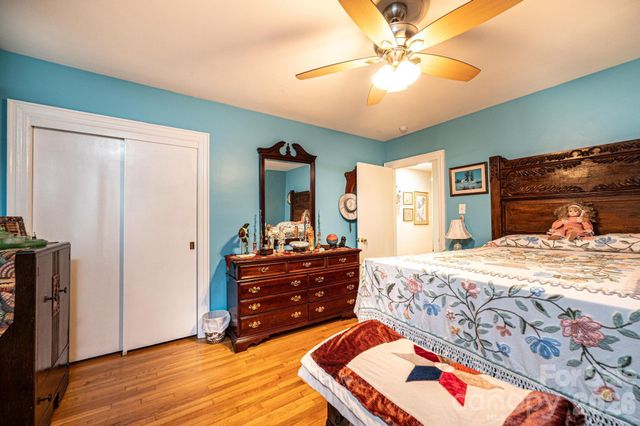 1724 2nd Avenue NW, Hickory, NC 28601