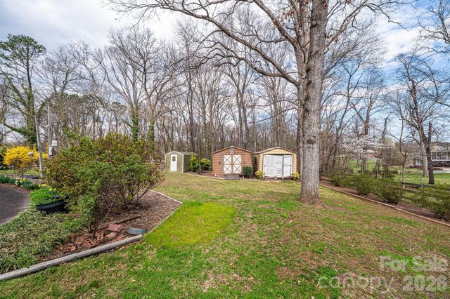 1724 2nd Avenue NW, Hickory, NC 28601