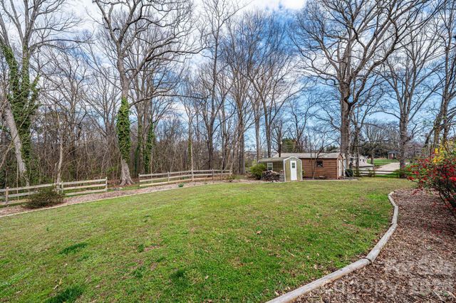 1724 2nd Avenue NW, Hickory, NC 28601