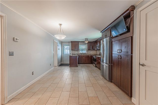 671 Benefit Street, Pawtucket, RI 02861