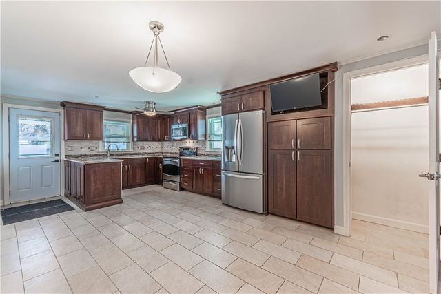 671 Benefit Street, Pawtucket, RI 02861