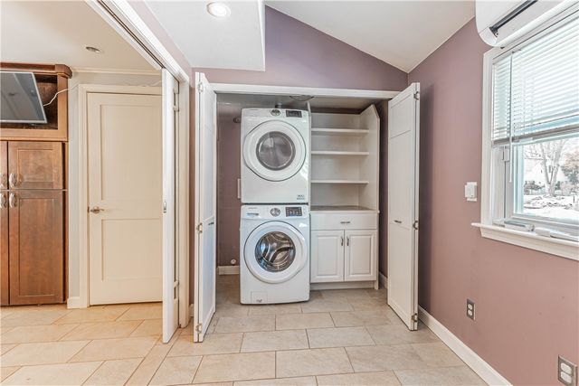 671 Benefit Street, Pawtucket, RI 02861