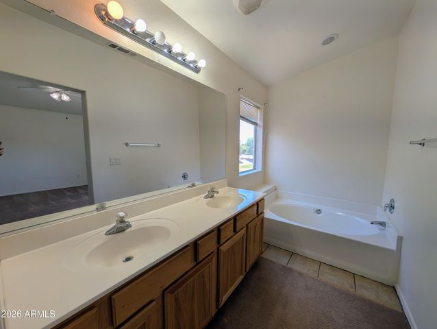 712 W BALDWIN Loop, Coolidge, AZ 85128