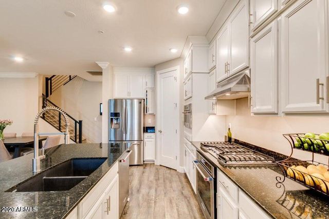 3855 S MCQUEEN Road 14, Chandler, AZ 85286