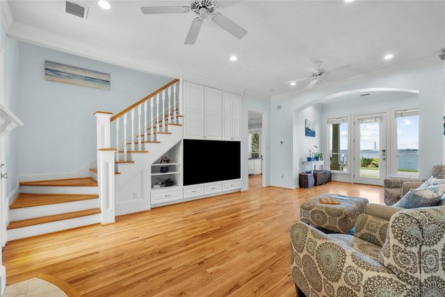 1207 N Shore Drive, Clear Lake Shores, TX 77565