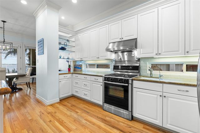 1207 N Shore Drive, Clear Lake Shores, TX 77565