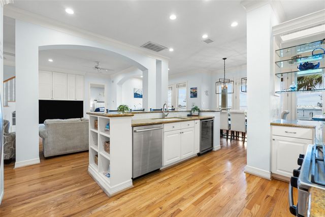 1207 N Shore Drive, Clear Lake Shores, TX 77565