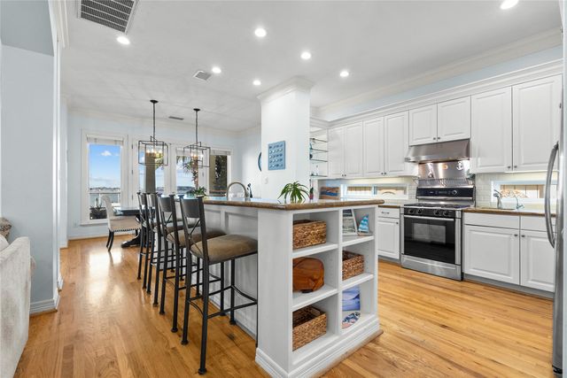 1207 N Shore Drive, Clear Lake Shores, TX 77565