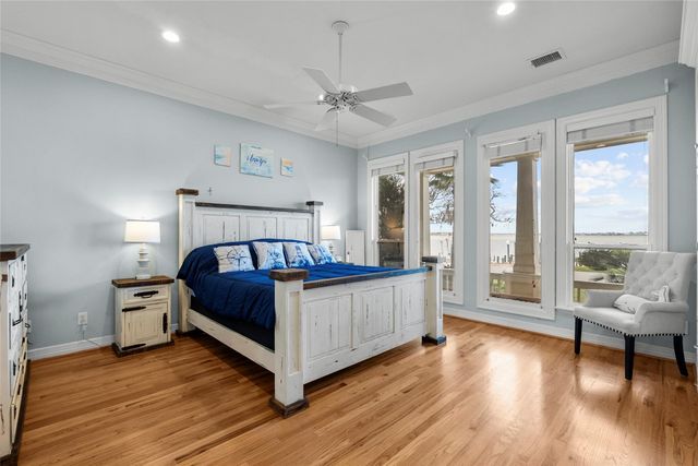 1207 N Shore Drive, Clear Lake Shores, TX 77565