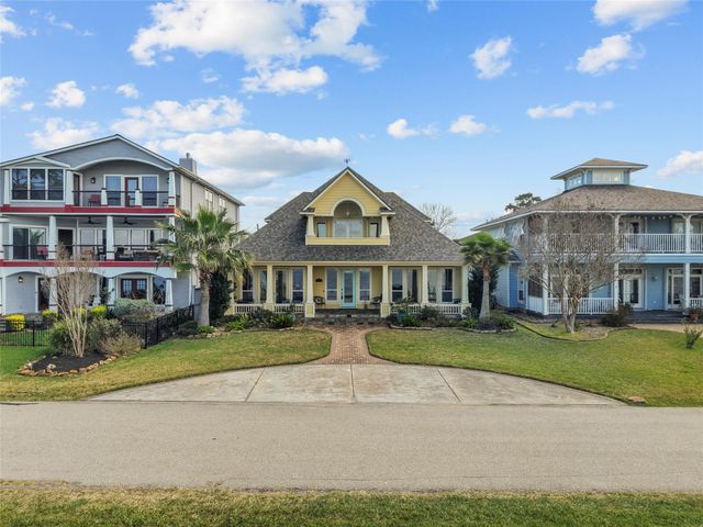 1207 N Shore Drive, Clear Lake Shores, TX 77565