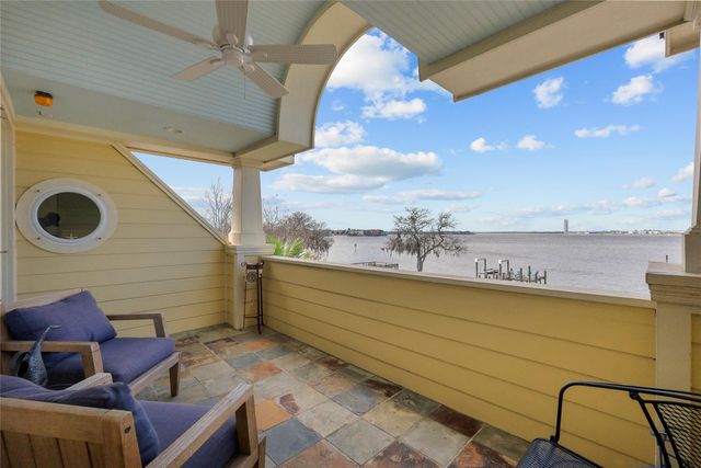 1207 N Shore Drive, Clear Lake Shores, TX 77565