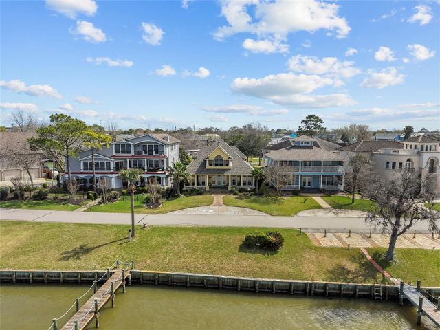 1207 N Shore Drive, Clear Lake Shores, TX 77565