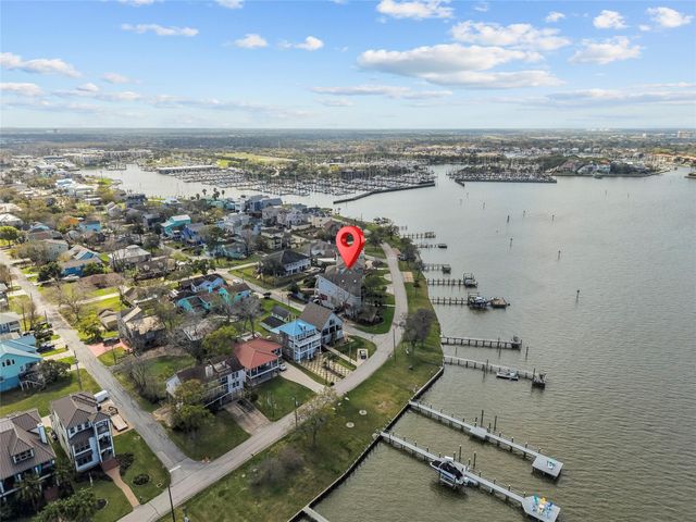 1207 N Shore Drive, Clear Lake Shores, TX 77565
