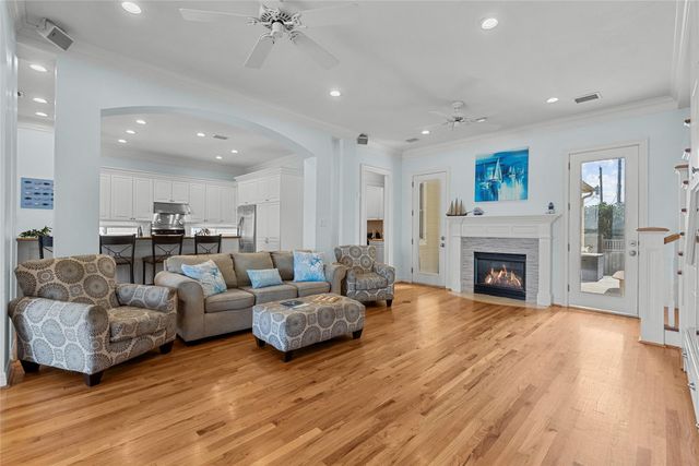 1207 N Shore Drive, Clear Lake Shores, TX 77565