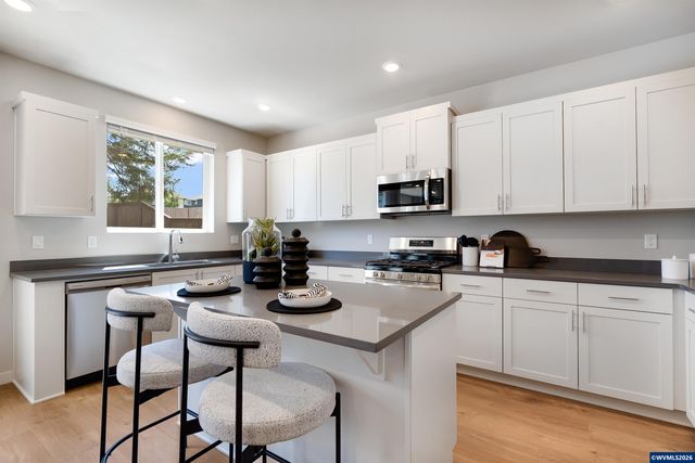 2690 Mt Saint Helens Av SE, Salem, OR 97302