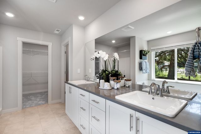 2690 Mt Saint Helens Av SE, Salem, OR 97302