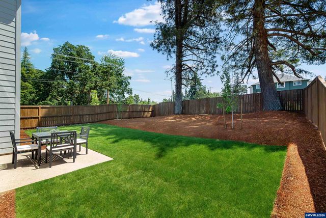 2690 Mt Saint Helens Av SE, Salem, OR 97302