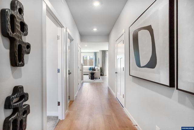 2690 Mt Saint Helens Av SE, Salem, OR 97302