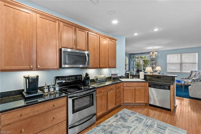 1405 Longwood DR, Norfolk, VA 23508