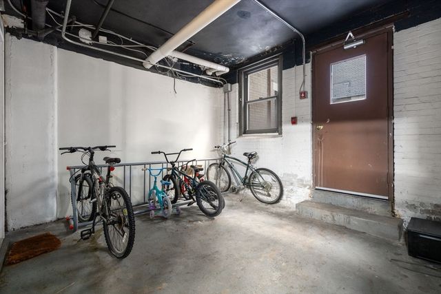 1572 Commonwealth Ave U:8, Boston, MA 02135